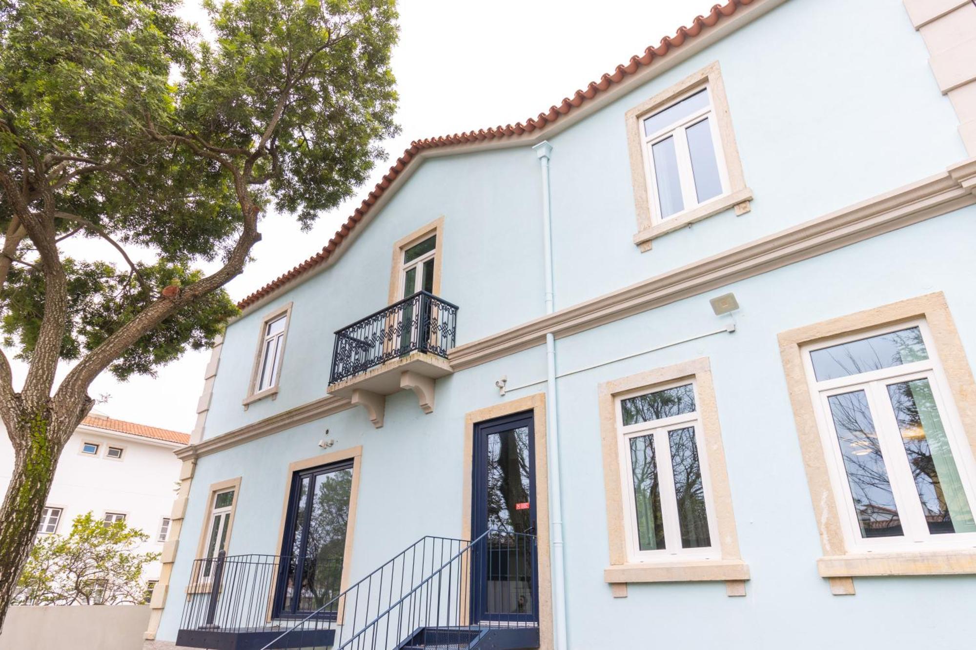 Surf & Sea Suites Parede Exterior photo