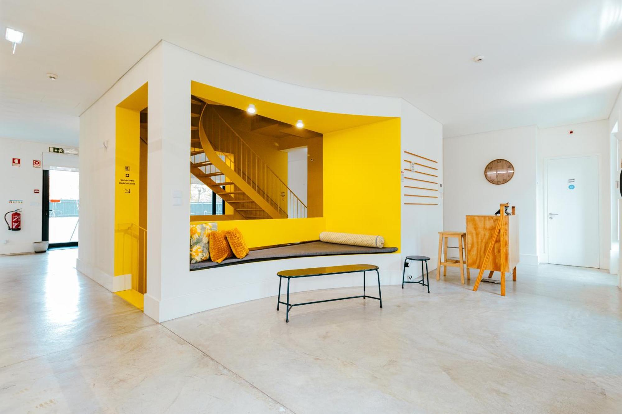 Surf & Sea Suites Parede Exterior photo
